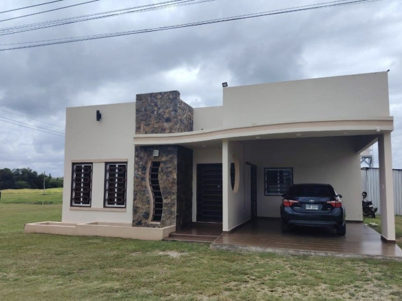 Venta de casa nueva en Residencial los Rosales en la ciudad de Catacamas Honduras interesados llamarme al 94878465